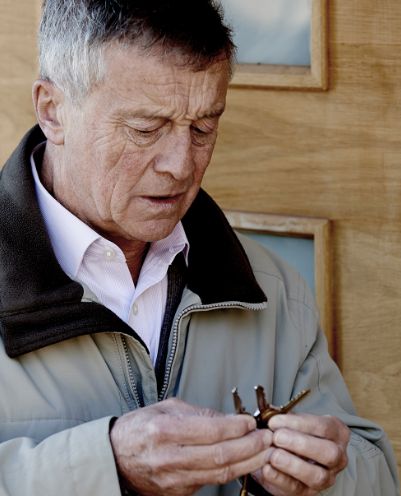 old-man-with-keys